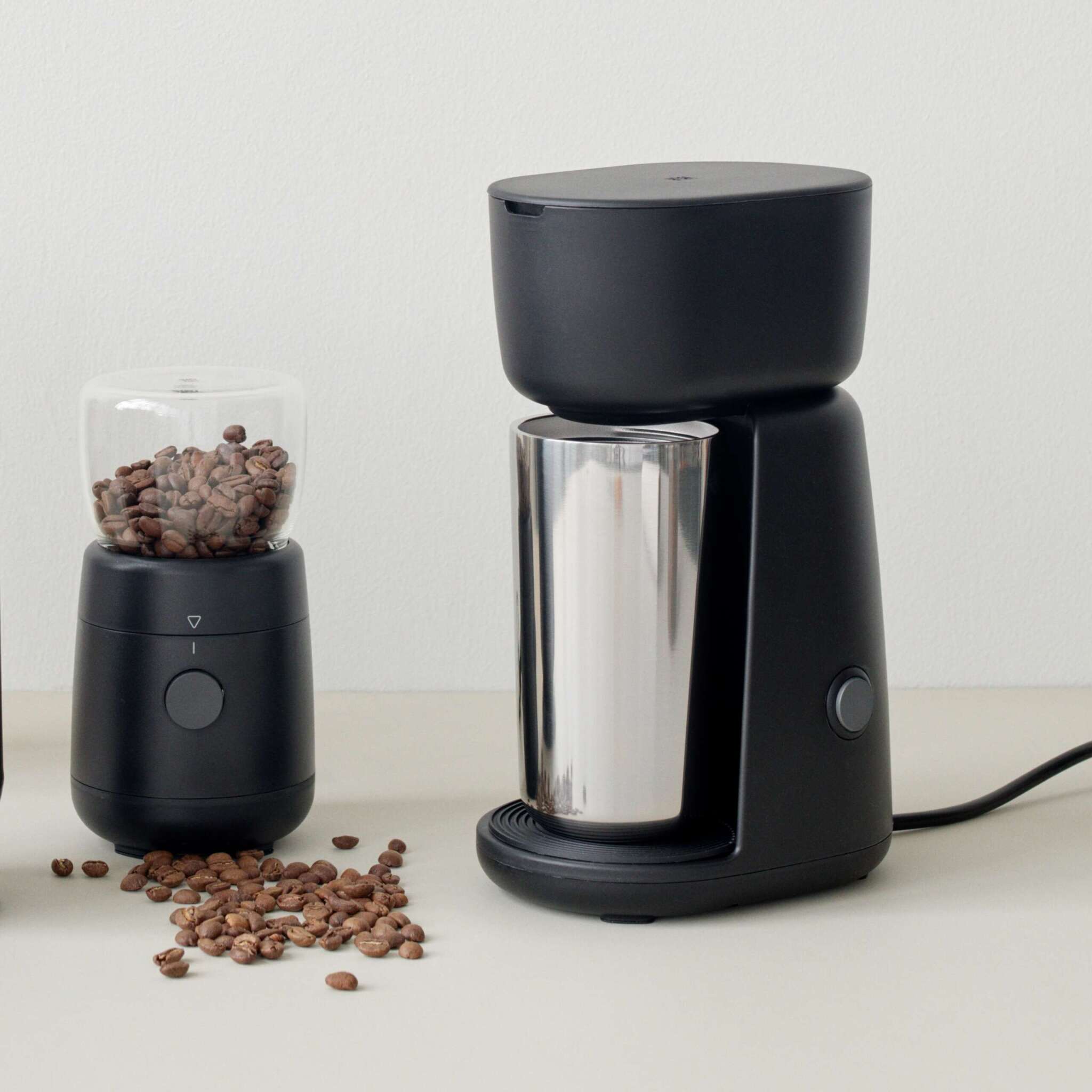 Kaffekværn, kaffemaskine & krus