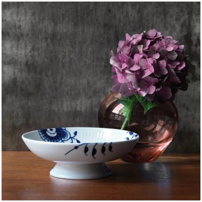 Mega Fluted Bowl on Foot