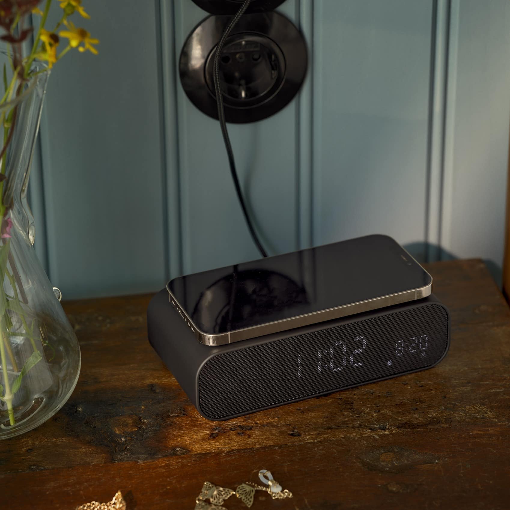 Wakie Clock /Alarm clock /charger/speaker/wake-up light - Image 4
