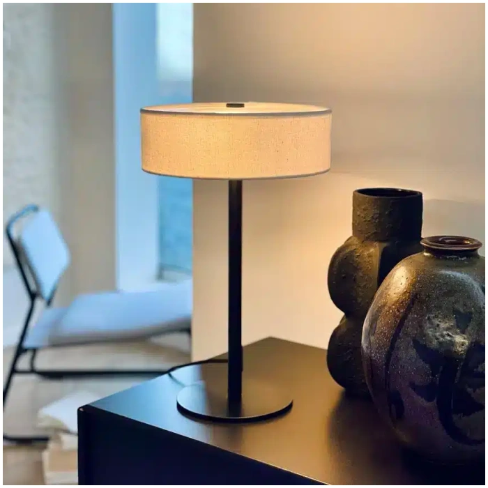 Calix table lamp – natural/black