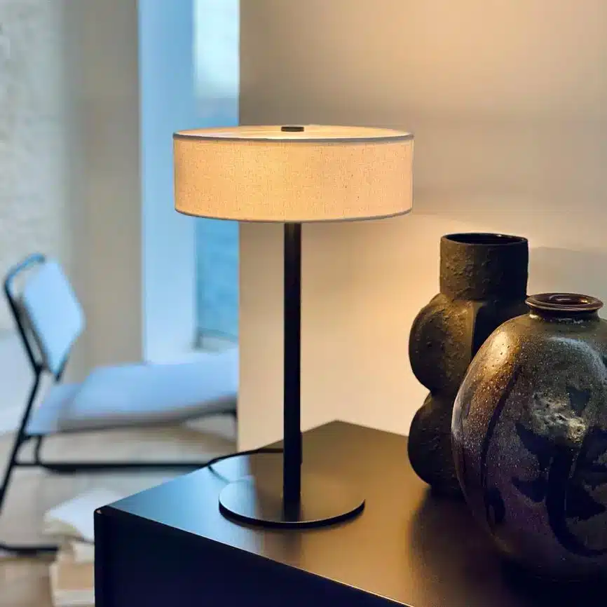 Calix table lamp – natural/black
